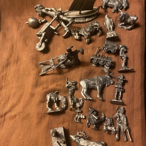 Pewter tiny figures of all types animals cowboys miners - Picture 5 of 6